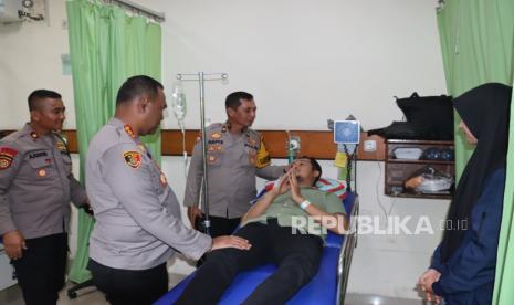 Polisi Terluka Saat Amankan Demo, Satu Anggota Dapat 11 Jahitan di Kepala
