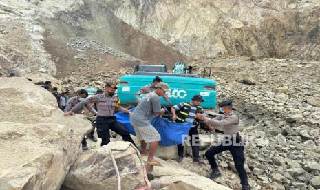 Ini Langkah yang Diambil Dedi Mulyadi Usai 14 Orang Meninggal Akibat Longsor di Gunung Kuda