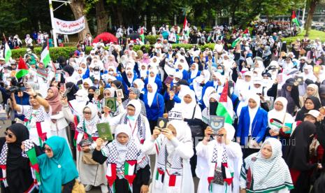 Massa Pecinta Alquran Gelar Aksi di Kedubes AS, Desak Hentikan Dukungan ke Israel