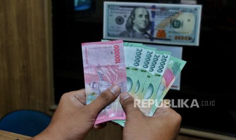 Tarif Trump Pangkas Defisit, Tekan Ekonomi