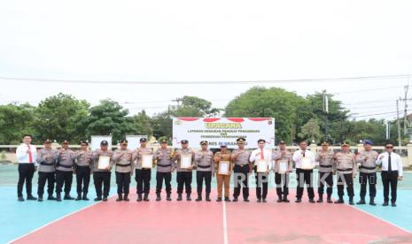 Polres Indramayu Gelar Upacara Korp Raport dan Pemberian Penghargaan Personel